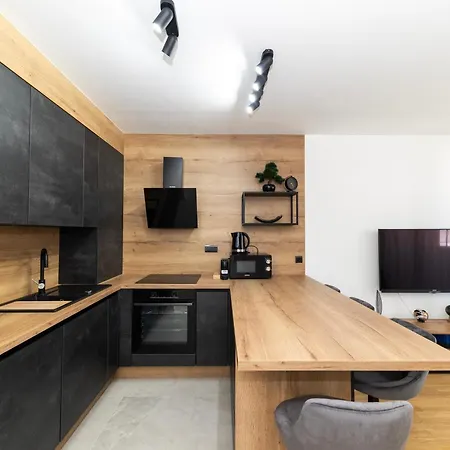 Bella Notte By Belmont Realty * 자다르
