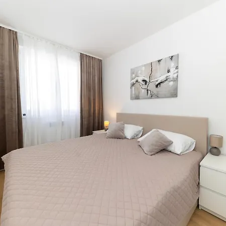 아파트 Bella Notte By Belmont Realty